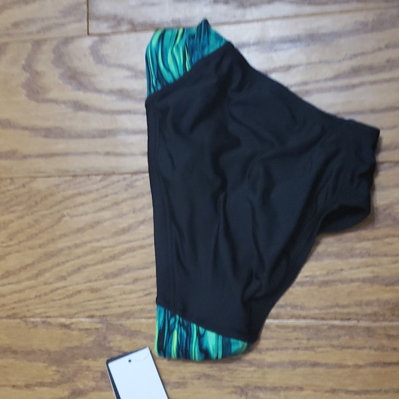 TYR Hydra Brief sz 26 - Picture 2 of 2